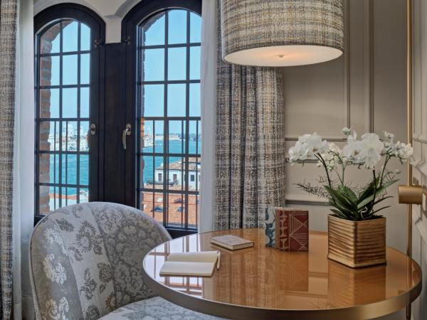 Hilton Molino Stucky Venice : photo 5 de la chambre chambre lits jumeaux exécutive avec vue sur ville