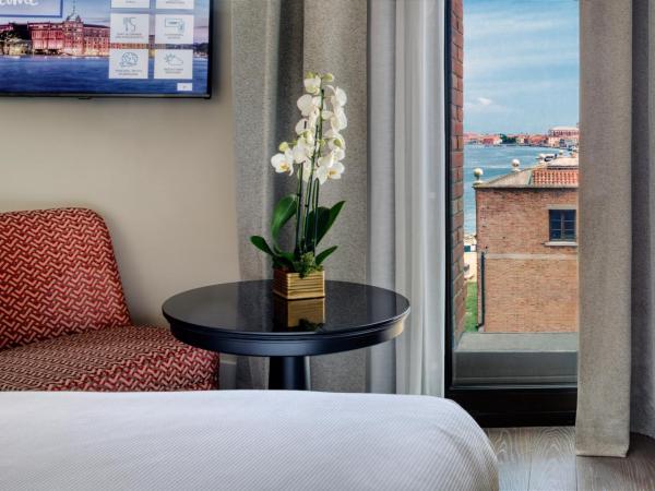 Hilton Molino Stucky Venice : photo 6 de la chambre chambre lit queen-size supérieure molino