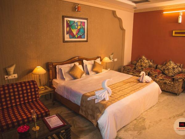 Hotel Meenakshi Udaipur - Family Preffered Hotel : photo 8 de la chambre chambre lit king-size supérieure
