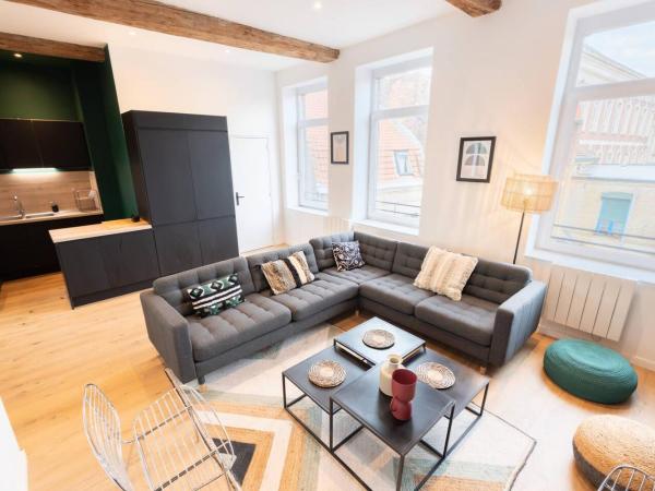 Spacious house 11 bedrooms 8 bathrooms 22 people. : photo 7 de la chambre maison de vacances