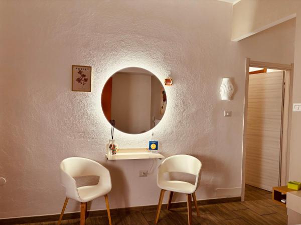 Sweet Rooms Cagliari : photo 10 de la chambre chambre double ou lits jumeaux avec salle de bains privative
