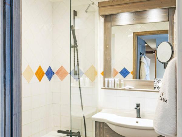 Hôtel L'Aigle du Montana by Les Etincelles : photo 4 de la chambre chambre double avec balcon - vue sur montagne