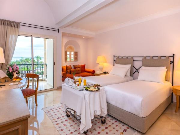 The Residence Tunis : photo 3 de la chambre hébergement de luxe - vue sur jardin