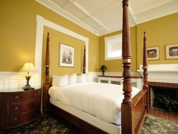 The Inn on Ferry Street : photo 2 de la chambre hébergement standard avec lit queen-size owen house
