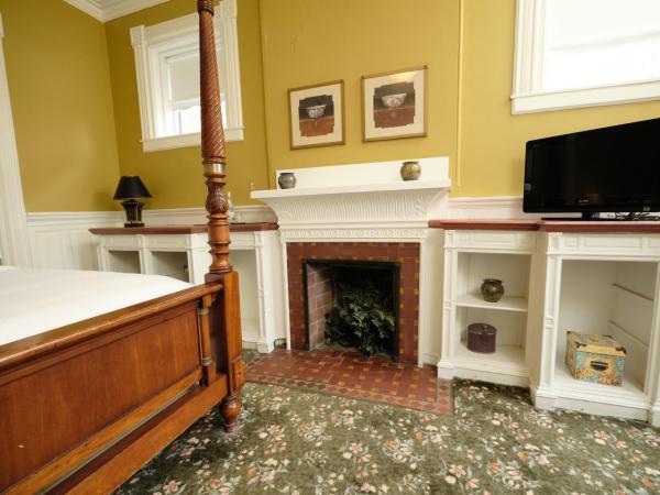 The Inn on Ferry Street : photo 4 de la chambre hébergement standard avec lit queen-size owen house