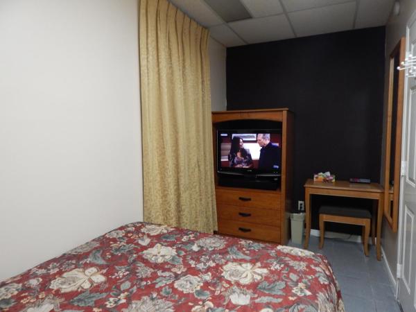 Nox Hostel : photo 8 de la chambre chambre simple standard avec salle de bains commune