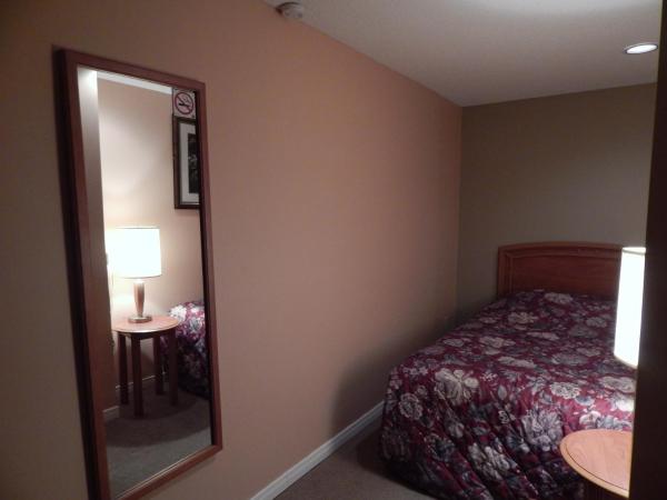 Nox Hostel : photo 6 de la chambre chambre simple standard avec salle de bains commune