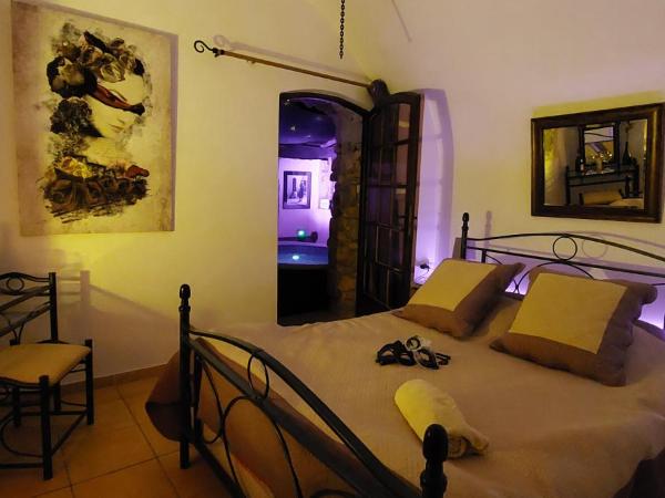 chambre love romantique avec spa privée : photo 2 de la chambre chambre double