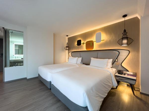 Amethyst Hotel Pattaya : photo 1 de la chambre chambre lits jumeaux premier