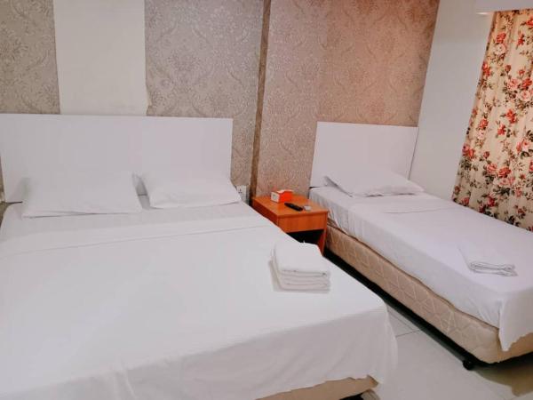 Hotel WKL : photo 3 de la chambre chambre triple standard