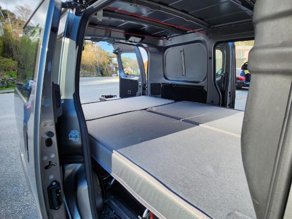 Electric London Black Minicamper : photo 5 de la chambre tente