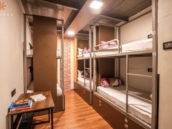 Zostel Mumbai : photo 1 de la chambre lit dans dortoir mixte de 6 lits
