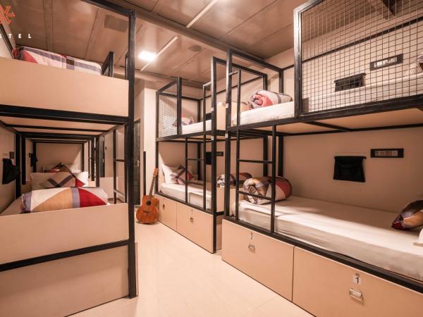 Zostel Mumbai : photo 7 de la chambre lit dans dortoir mixte de 8 lits