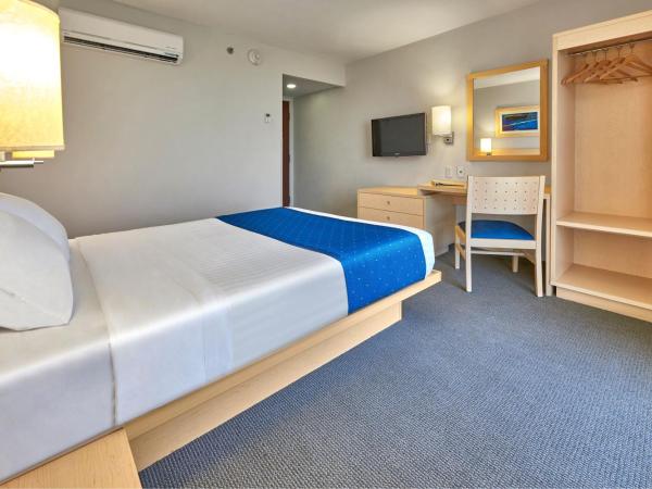 City Express by Marriott Puebla FINSA : photo 6 de la chambre chambre lit queen-size 