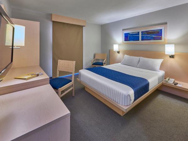 City Express by Marriott Puebla FINSA : photo 7 de la chambre chambre lit queen-size 