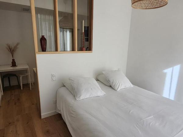 Le Royal Hôtel Restaurant : photo 1 de la chambre studio