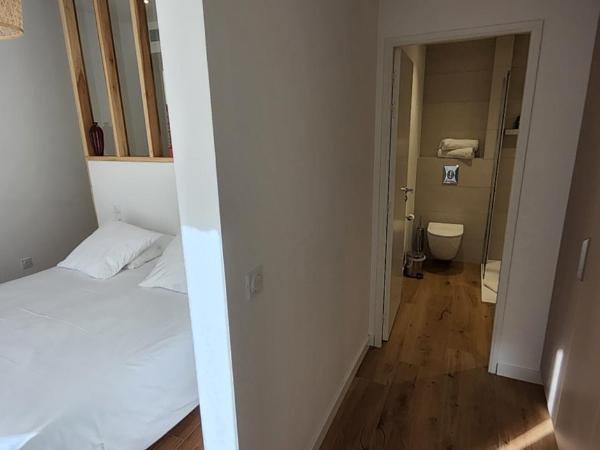 Le Royal Hôtel Restaurant : photo 2 de la chambre studio