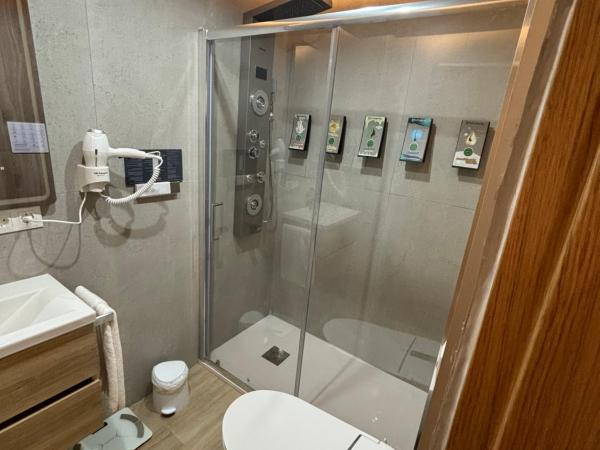 Futurotel Granada Dreams : photo 7 de la chambre chambre triple confort