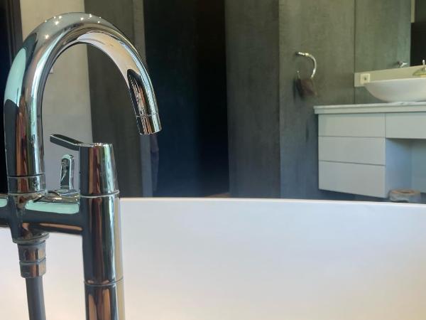 Villa St Jean SUITE Romantique : photo 9 de la chambre suite lit queen-size deluxe