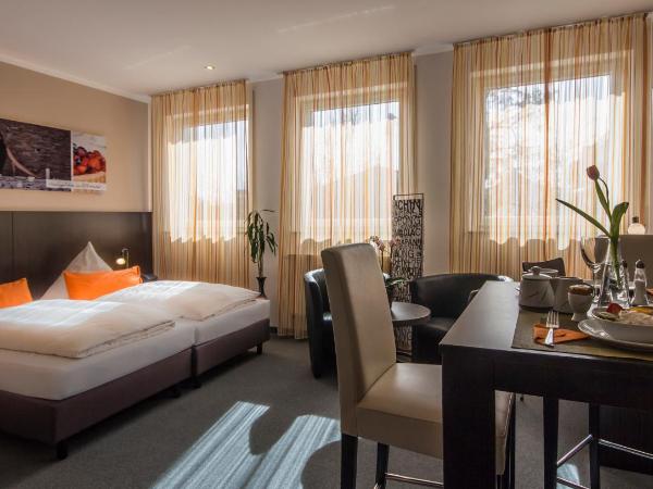 GS Hotel : photo 2 de la chambre boardingroom