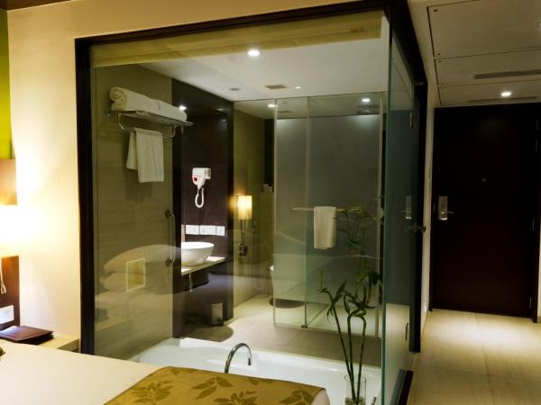 Ramee Grand Hotel and Spa, Pune : photo 6 de la chambre chambre double ou lits jumeaux supérieure