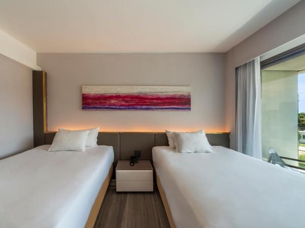 Lifestyle Laghetto Collection : photo 2 de la chambre chambre supérieure avec 2 lits doubles - vue sur montagnes