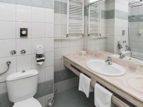 Hotel Aurora Plava Laguna : photo 4 de la chambre chambre classique avec balcon - côté parc