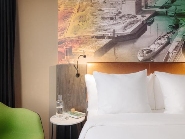 Savoy Hotel Rotterdam : photo 3 de la chambre chambre familiale (2 adultes et 2 enfants)