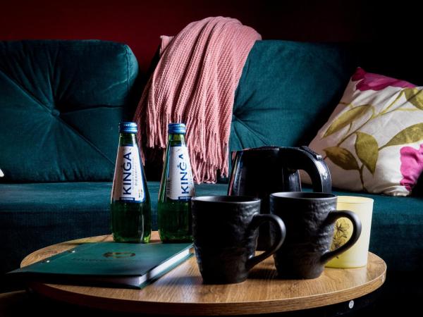 Emerald Spa Guest house : photo 6 de la chambre chambre quadruple - vue sur jardin