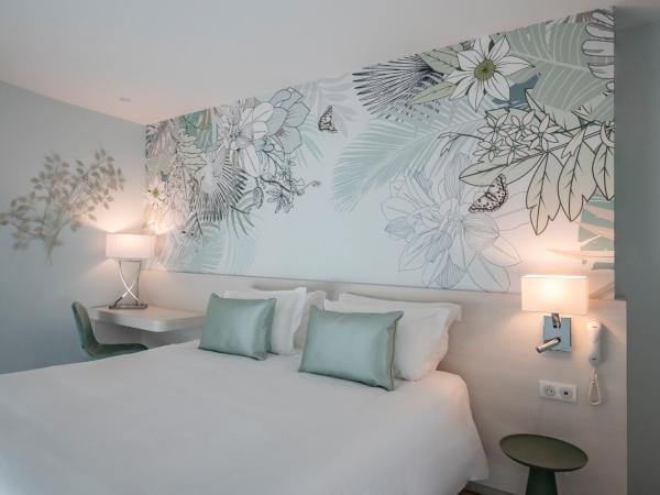 Résidence Hôtelière Chambord au coeur de Menton - entièrement rénovée : photo 5 de la chambre appartement deluxe