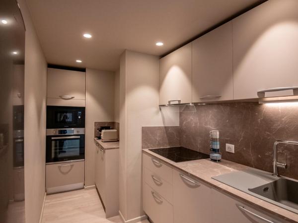 Résidence Hôtelière Chambord au coeur de Menton - entièrement rénovée : photo 7 de la chambre appartement deluxe