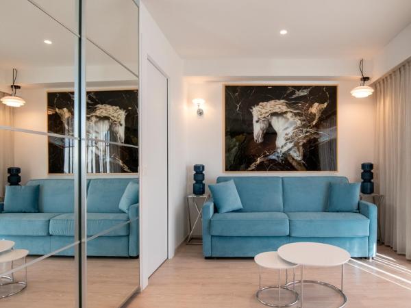 Résidence Hôtelière Chambord au coeur de Menton - entièrement rénovée : photo 5 de la chambre studio avec terrasse