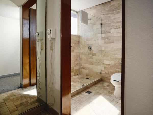 Hotel del Prado : photo 6 de la chambre chambre lit king-size