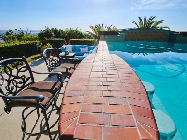 360 Degree Ocean & City Views With Pool, Spa, Close to the Beach! Pets OK : photo 8 de la chambre studio supérieur