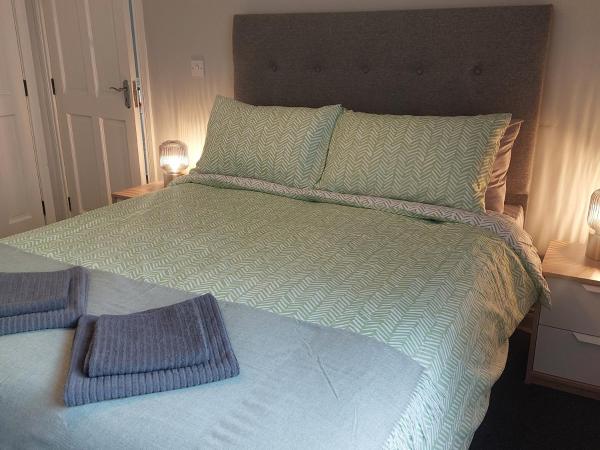 Lawnbrook Town House : photo 4 de la chambre chambre lit king-size