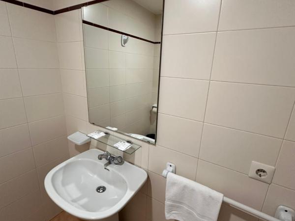 Hostal San Felipe : photo 7 de la chambre chambre double avec salle de bains privative