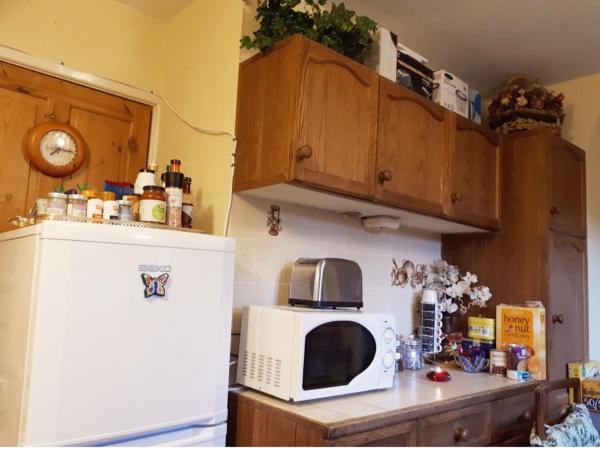 Private Annex, Little Flat, Private Entrance : photo 3 de la chambre chambre lits jumeaux avec salle de bains