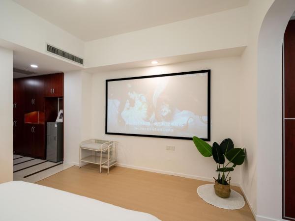 Cloud Expo Apartment : photo 10 de la chambre cream style apartment