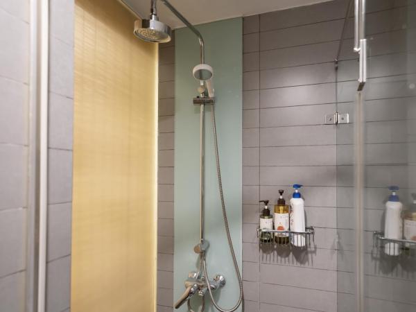 Cloud Expo Apartment : photo 3 de la chambre colorful style apartment