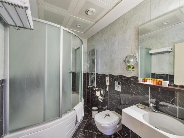 The Hotel Beyaz Saray & Spa - Special Category : photo 4 de la chambre suite familiale avec vue sur la ville