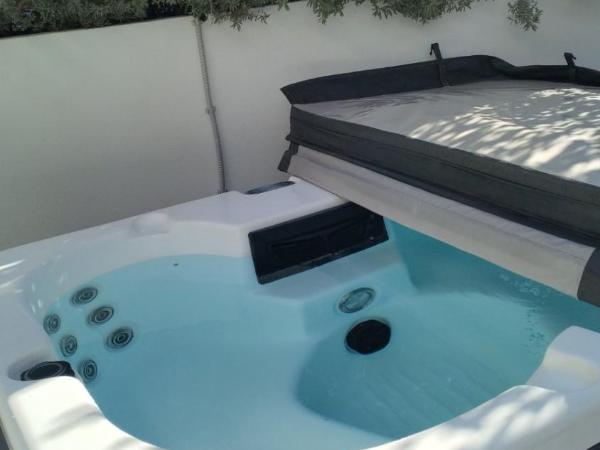 Koniama Acropolis : photo 1 de la chambre suite acropole avec bain à remous