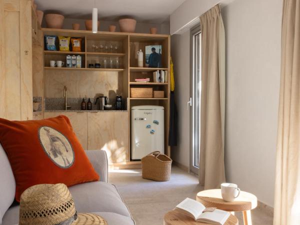 MOB HOTEL Cannes : photo 5 de la chambre maxi suite with terrace or loggia