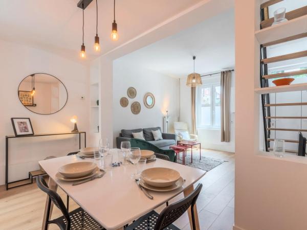 2 BR house w/ terrace, near train stations & metro : photo 5 de la chambre maison de vacances