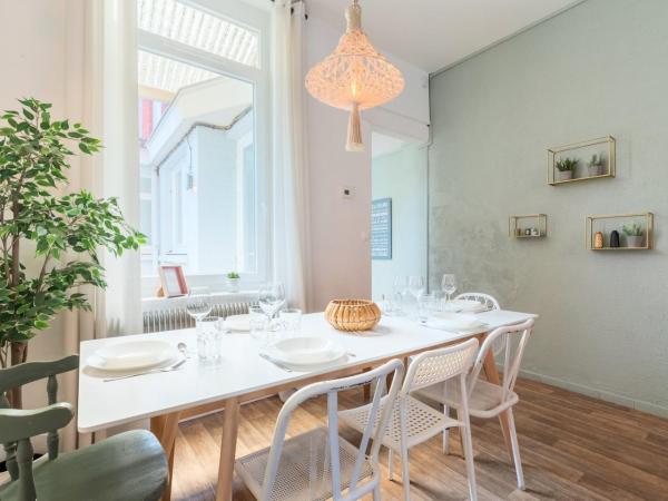 4 bedroom & 4 bathroom house near Parc Barbieux : photo 7 de la chambre maison de vacances