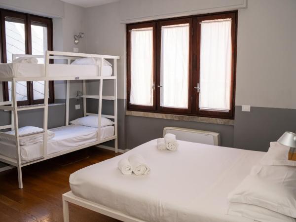 Babila Hostel & Bistrot : photo 2 de la chambre chambre familiale avec salle de bains privative