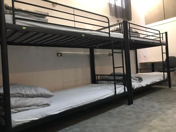 Le Coffice Auberge de Jeunesse : photo 1 de la chambre lit dans dortoir mixte de 10 lits