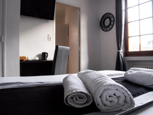 Hôtel Le Tivoli : photo 2 de la chambre chambre double confort