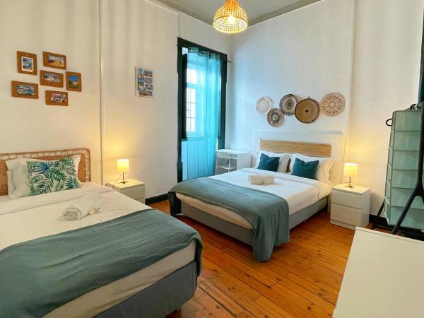 Algarve HOSTEL : photo 1 de la chambre chambre triple avec salle de bains commune