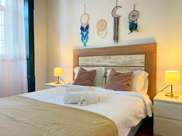 Algarve HOSTEL : photo 1 de la chambre chambre double avec salle de bains commune