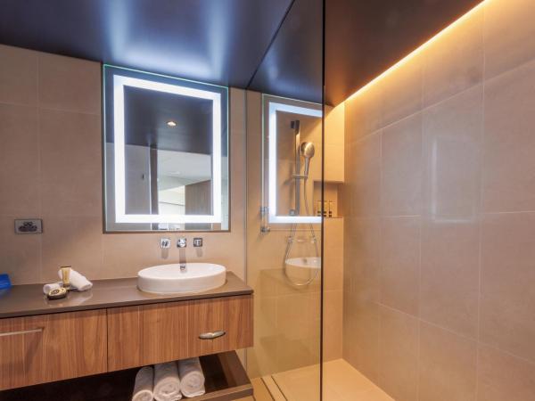 Wrest Point : photo 4 de la chambre chambre lit king-size de luxe - vue sur montagne